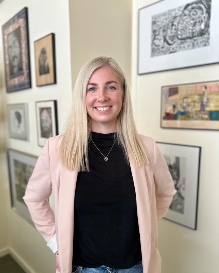 Instagram post from madamhair_hasseris. This post is in position 13.